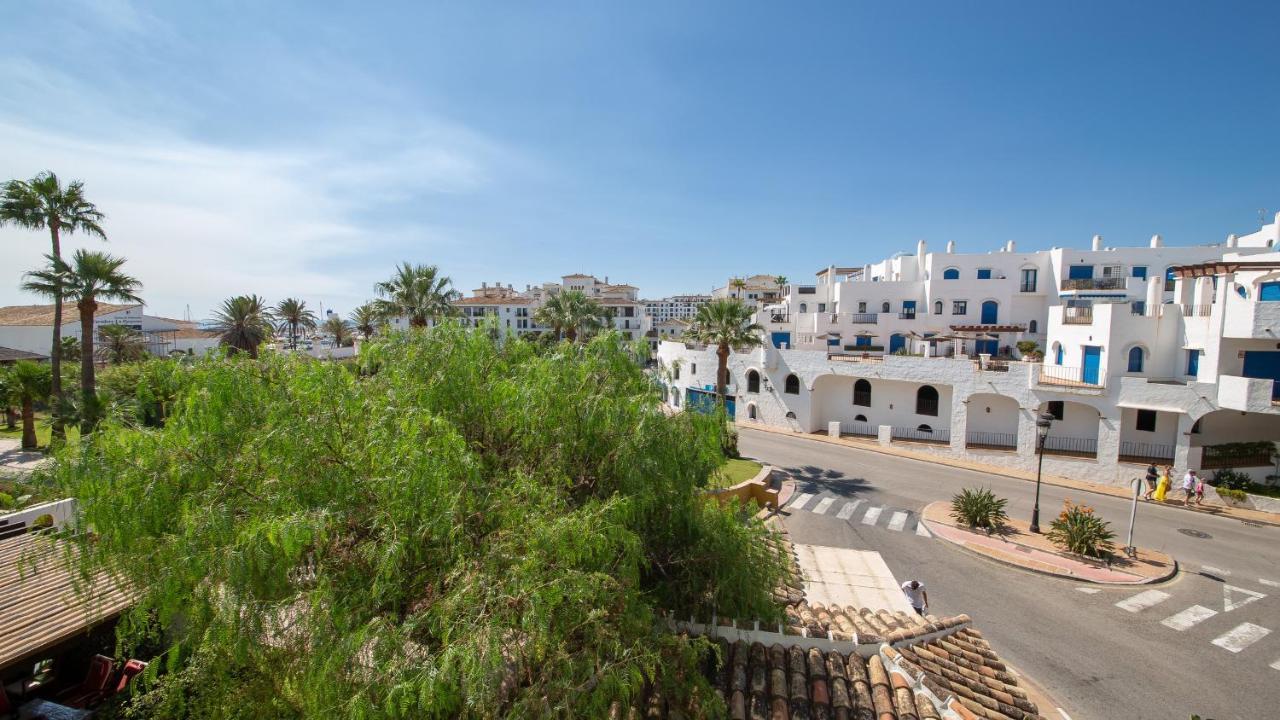 Lovely 2-Bed Apartment In Marina De La Duquesa Castillo de Sabinillas Bagian luar foto
