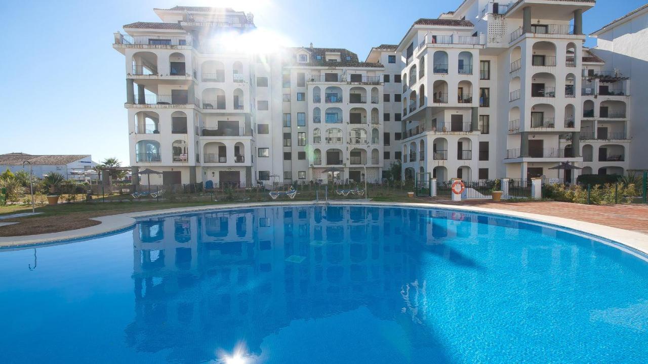 Lovely 2-Bed Apartment In Marina De La Duquesa Castillo de Sabinillas Bagian luar foto