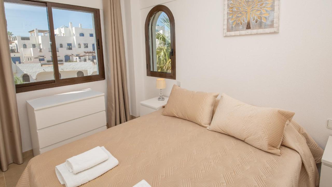 Lovely 2-Bed Apartment In Marina De La Duquesa Castillo de Sabinillas Bagian luar foto