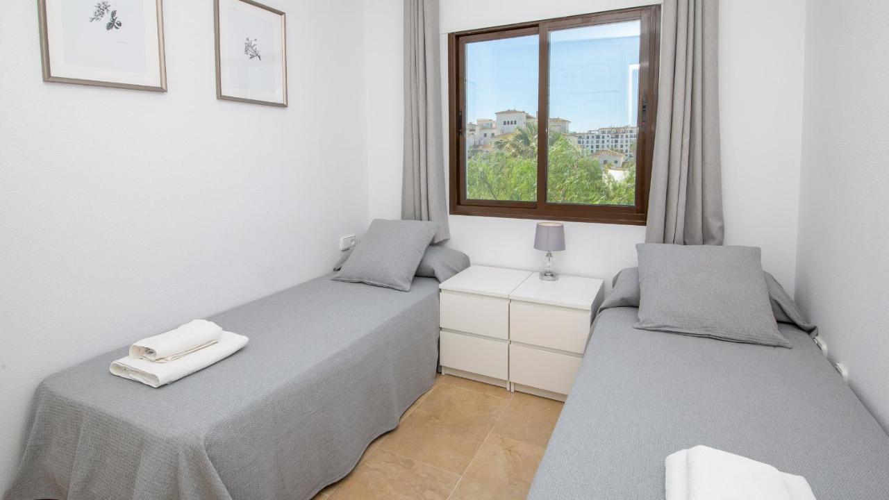 Lovely 2-Bed Apartment In Marina De La Duquesa Castillo de Sabinillas Bagian luar foto