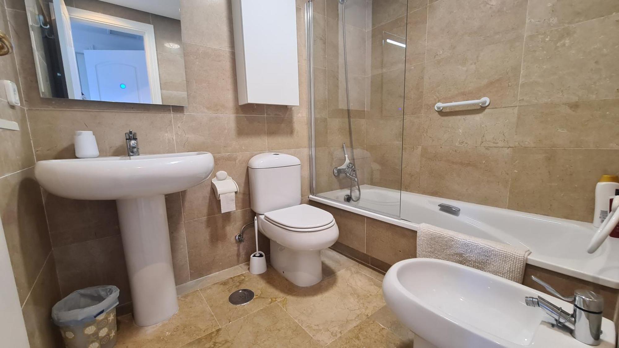 Lovely 2-Bed Apartment In Marina De La Duquesa Castillo de Sabinillas Bagian luar foto