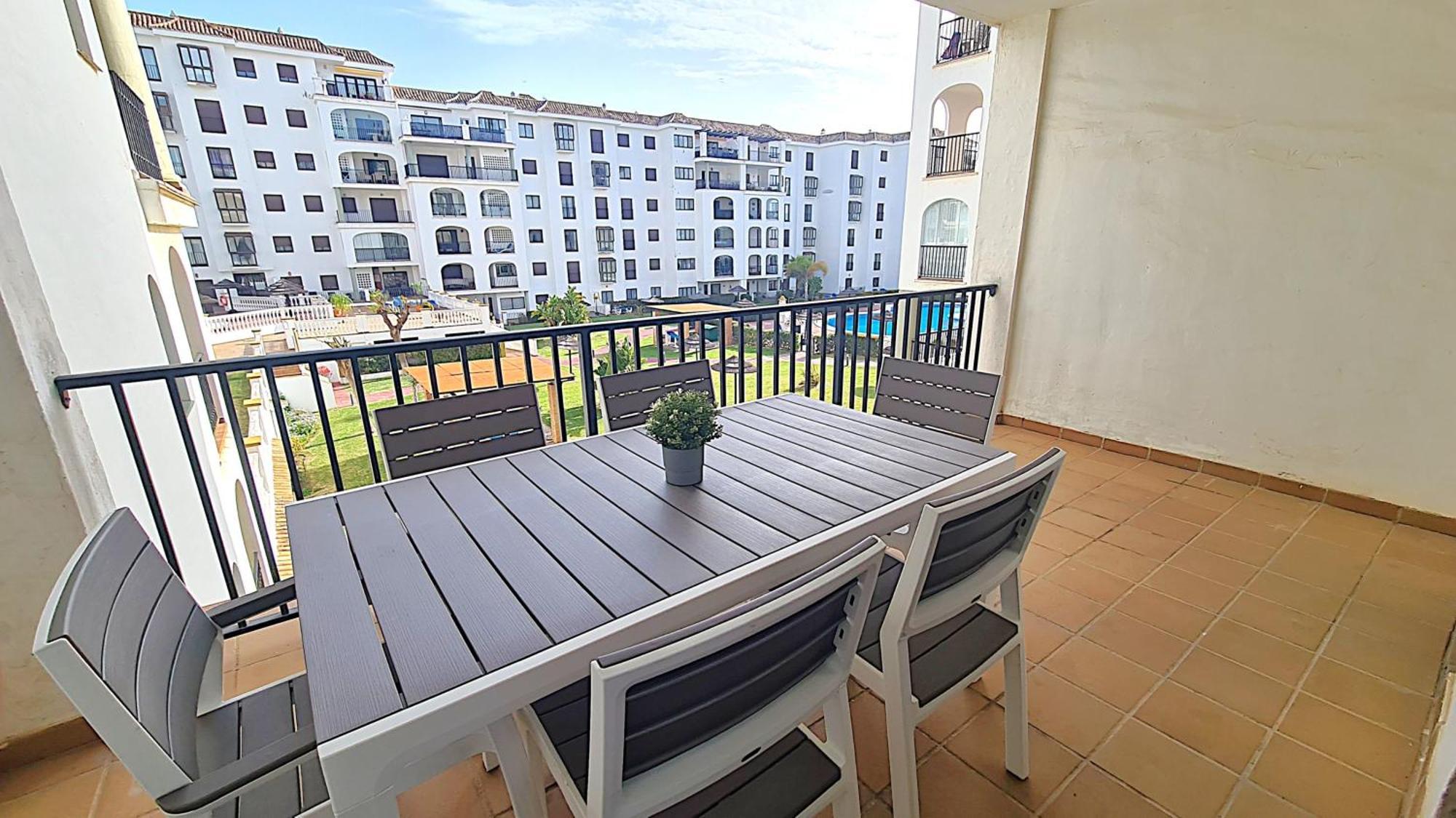 Lovely 2-Bed Apartment In Marina De La Duquesa Castillo de Sabinillas Bagian luar foto